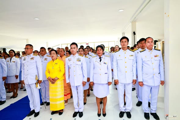 นายยงยุทธ พิริยสถิต นายกเทศมนตรีตำบลเกาพะงัน , นายสรเดช ธนวนิชนาม รองนายกฯ พร้อมด้วยข้าราชการ คณะครูฯ เข้าร่วมกิจกรรมวันนวมินทรมหาราช 13 ตุลาคม 2568